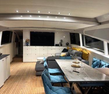 Sestri Ponente Boat Rental | Houseboat ∙ 4 bedrooms ∙ 8 guests