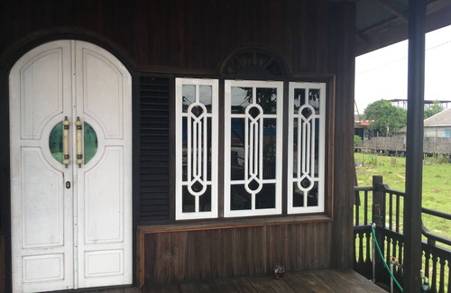 Kumai Boat Rental | Houseboat Bee Kelotok