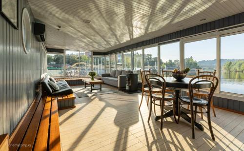 Holesovice Boat Rental | Houseboat - best place in Prague