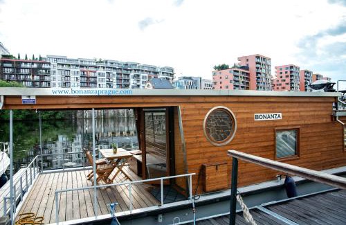 Holesovice Boat Rental | Houseboat Bonanza Prague