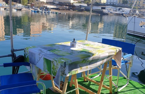 Torre del Greco Boat Rental | Houseboat Experience - 0 km from the sea