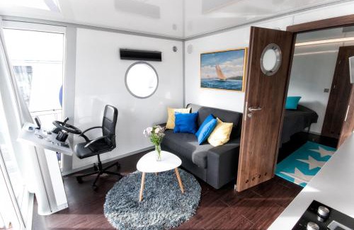 Jyvaskyla Boat Rental | Houseboat Finland