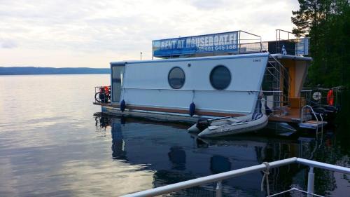 Jyvaskyla Boat Rental | Houseboat Finland