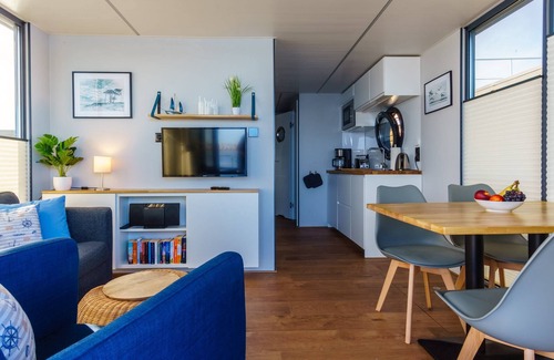 Fuhlendorf Boat Rental | Houseboat Fjord POLARIS with bio-sauna and roof terrace in Barth