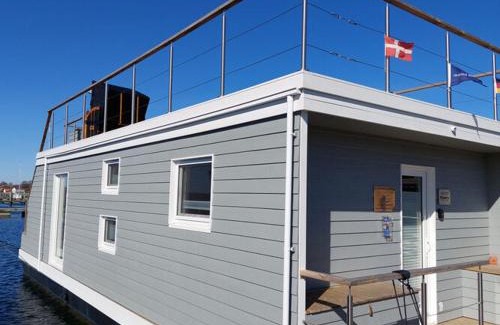 Rendbjerg Boat Rental | Houseboat Hecht in Egernsund at the Marina Minde