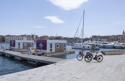 Bisceglie Boat Rental | Houseboat Marina Resorts