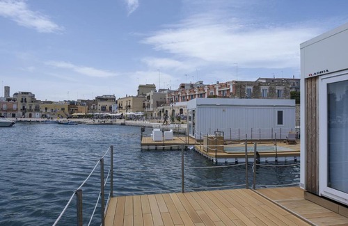 Bisceglie Boat Rental | Houseboat Marina Resorts