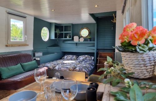 Vireux-Wallerand Boat Rental | Houseboat Meuse