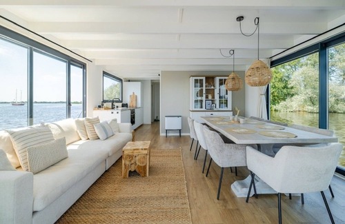 Buitenkaag Boat Rental | Houseboat "Sunrise" Kagerplassen 6p