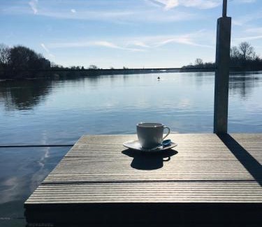 Wiesbaden Boat Rental | Houseboat villa.nautica