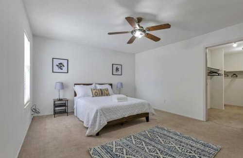 Gahanna Apartment | Housepitality - The Gahanna Hideaway