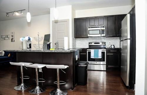 Washington Ave./ Memorial Park Apartment | Houston Gem Walk to Dine & Shop