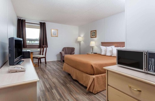Melville Hotel | Howard Johnson by Wyndham Melville