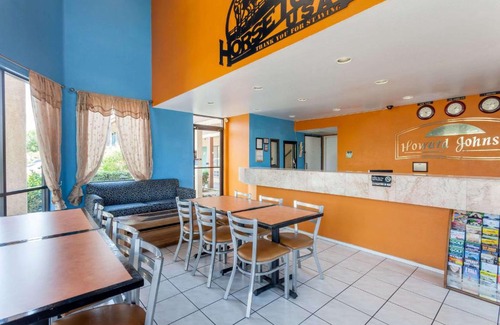 Norco Hotel | Howard Johnson by Wyndham Norco