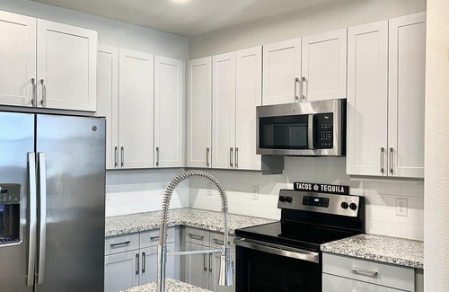 Spring Branch East Condo | HTX LUXURY APARTMENT