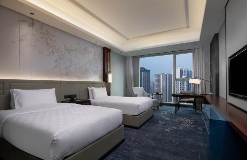 Shizhong District Hotel | Hualuxe Leshan, an IHG Hotel