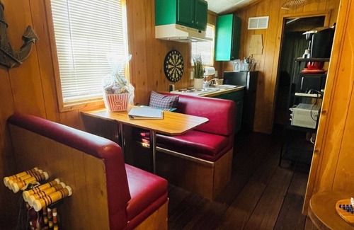 Cullman Cabin | Hudson's Boat House - Near Smith Lake Park
