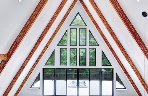 Port Jervis Ski Chalet | Hudson Valley Luxury A-Frame Movie Theater~Arcade~Games-Hot Tub~Just 60-mi~NYC.
