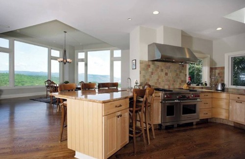 Garrison House | Hudson valley views mountaiuntop home