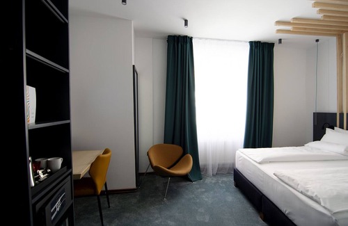 Historic Center Hotel | HUET SQUARE, HISTORICAL BUILDING