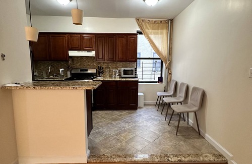 Washington Heights Apartment | HUGE Chic 1-bedroom apartment in fabulous New York with AC & WiFi