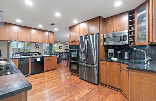 Citrus Heights House | Huge House-Yard-Pool Hot Tub