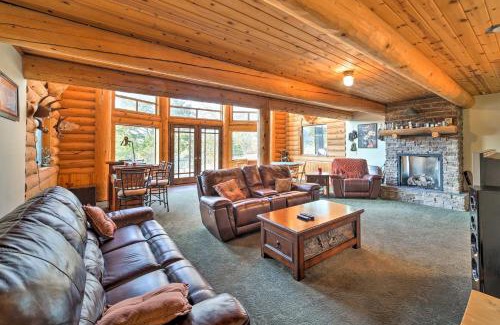 Shell Knob House | Huge Missouri Lake Home - Walk to Table Rock Lake