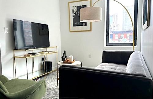 Little Italy Apartment | Huge Modern 2 bedroom in Little Italy