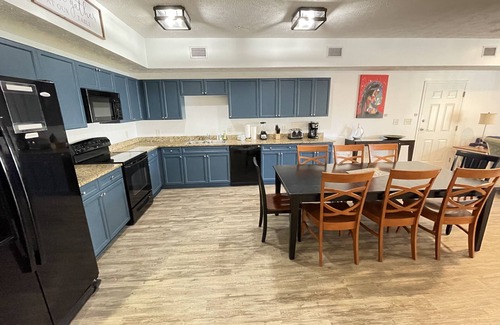 Myrtle Beach Condo | Hum-Dinger, pool, lazy river & 2 hot tubs, Family friendly, 200yards to beach!