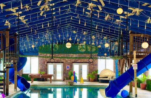 Bryant House | Hummingbird Cabin with a private hot tub