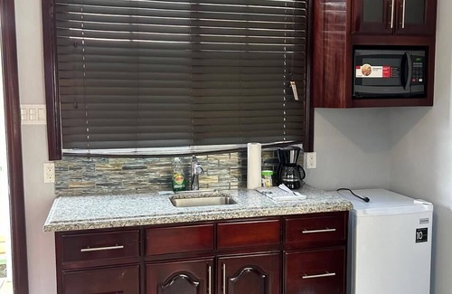 Dangriga Bed & Breakfast | Hummingbird Estate Cabanas
