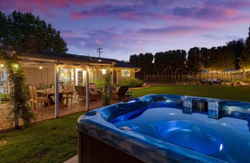 Santa Barbara House | Hummingbird Haven by AvantStay Dog-Friendly Near the Beach Huge YardHot Tub