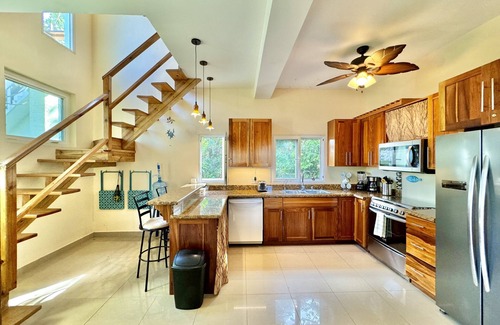 Lighthouse Estates Villa | Hummingbird Hill @ Lighthouse, West Bay