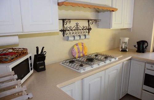 Porters Cottage | Hummingbird Nr Holetown 2 bed with pool