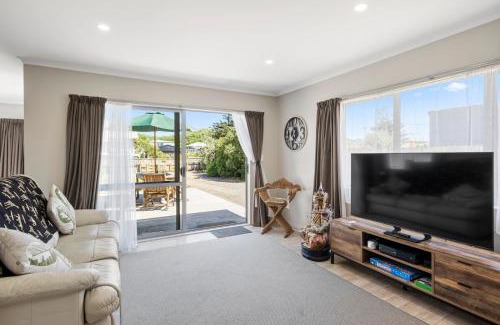Himatangi Beach House | Hunia Haven - Himatangi Beach Holiday Home