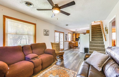Chapman Cottage | Hunt & Fish: Peaceful Country Escape in Chapman!
