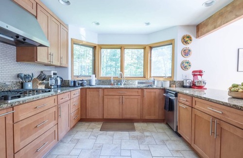 Hunter House | HUNTERHAUS - Secluded 4-acre Estate