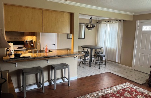 Huntington Beach Condo | Huntington beach condo centrally located 15 minutes from beach, 5 min to freeway
