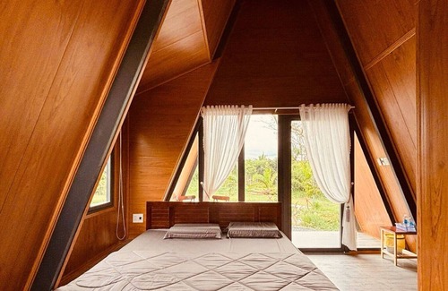 Hiep Ninh Cabin | Huong Sen Garden Lodge