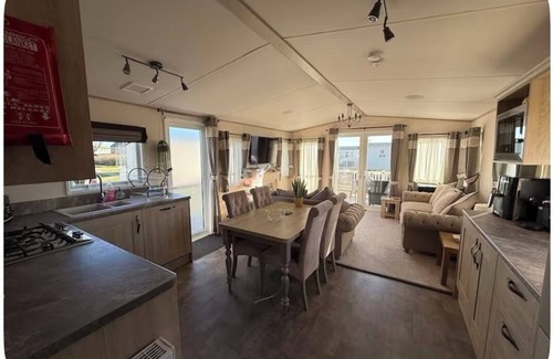 Bouvet Island Cabin | Hurleys Haven Mini Lodge At Camber (sleeps 8) Ashview 10