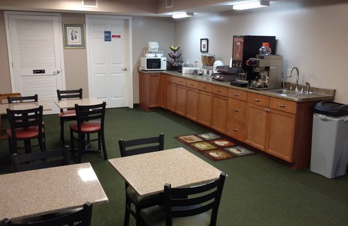 Waynesboro Hotel | Hurricane Inn
