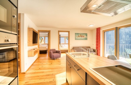 Schroecken Apartment | HUS 23