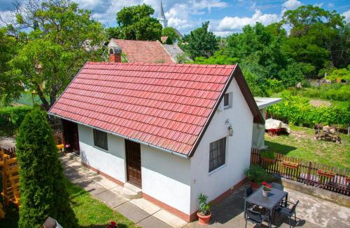 Orvenyes Apartment | Huszár vendégház
