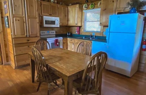 Sautee Nacoochee Cabin | Hutch Mountain- This beautiful log cabin is one you will never want to leave!