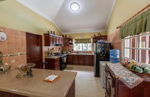 Bonao Villa | HutTub| DailyCleaning| Gacebo| BBQ| River