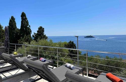 Krizni rat Apartment | Hvar Dream View Penthouse with Hot Tub