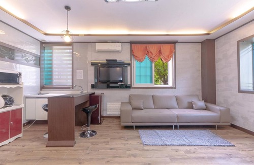 Hwacheon House | Hwacheon Sky Valley Pension