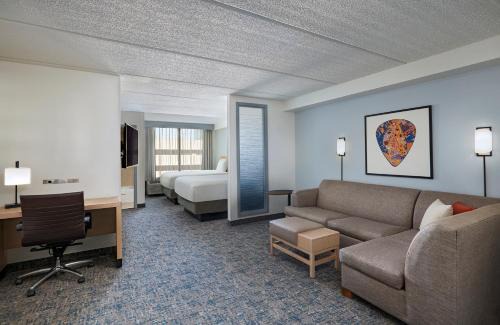 Gateway Hotel | Hyatt Place Austin Arboretum