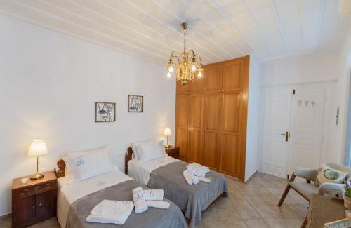 Hydra Apartment | Hydra's Pearl - Blue Pearl