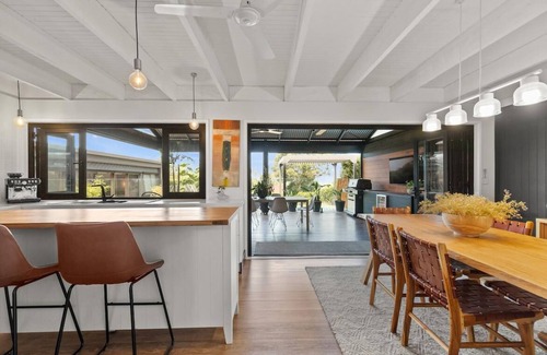 Mount Eliza House | Hygge Loft - Discover the Ultimate Cozy Retreat: Mt Eliza Accommodation